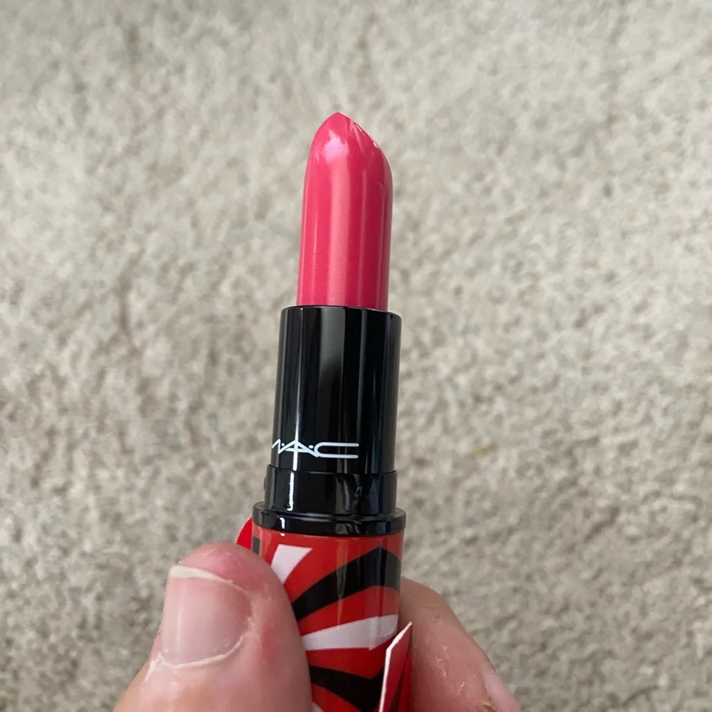COPY - COPY - MAC Cosmetics Say the Magic Word Lipstick NIB - Picture 3 of 3